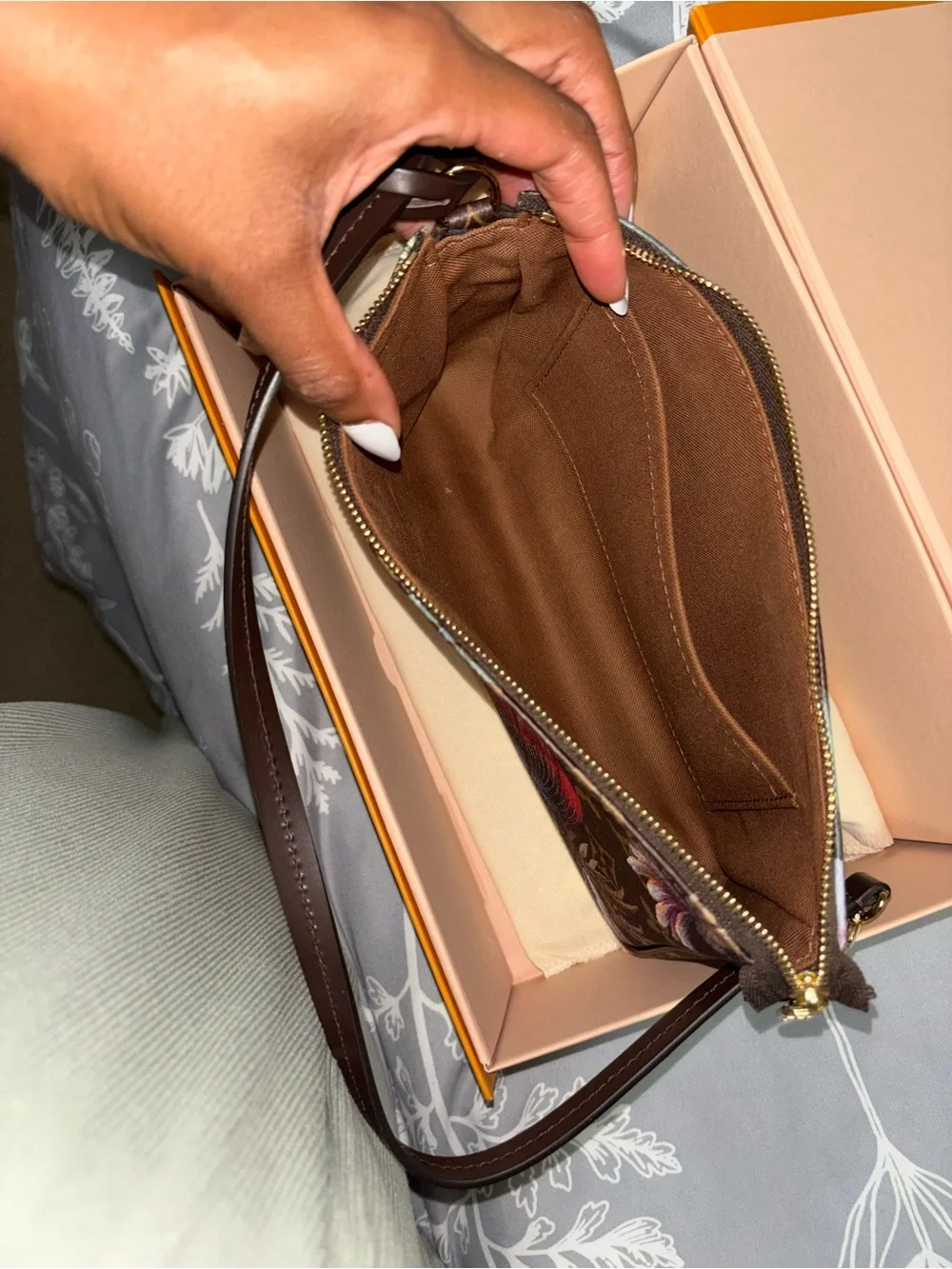 The  Monogram Eden Pochette Accessories - Picture 3 of 8